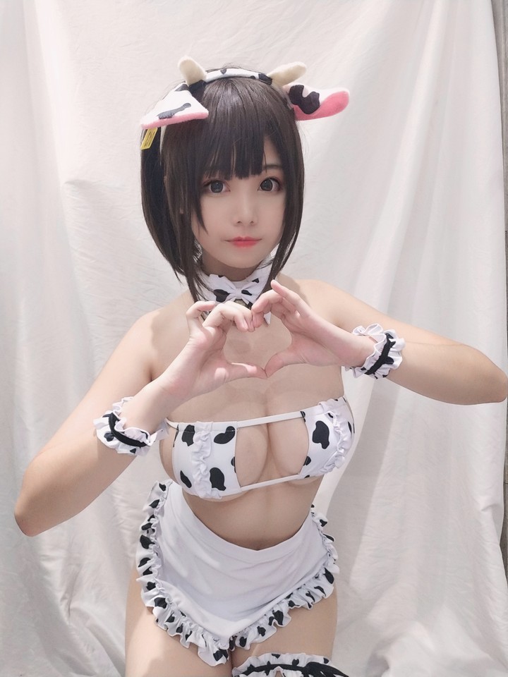 蜜汁猫裘 NO.025 小奶牛自一拍版女仆 [20P40MB]