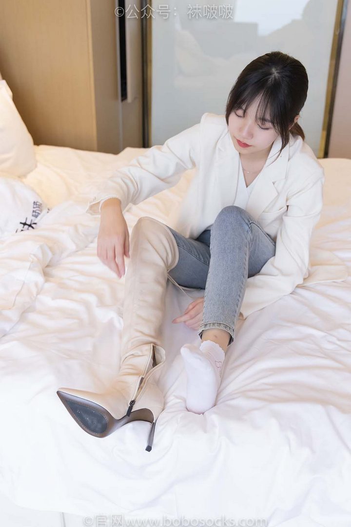 [BoBoSocks袜啵啵]NO.050 小甜豆-高跟长靴、白棉袜[175P+1V／8.01GB]