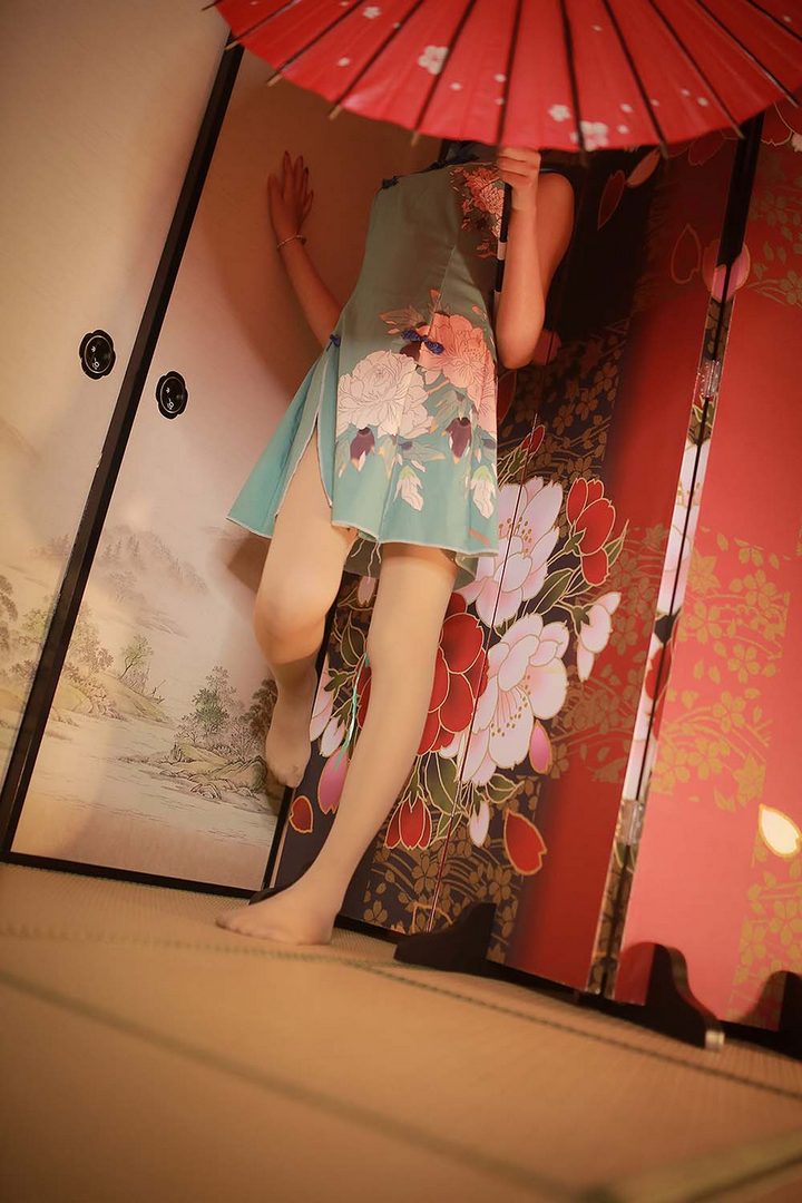 风之领域 NO.156 伞下的旗袍少女[40P／272MB]