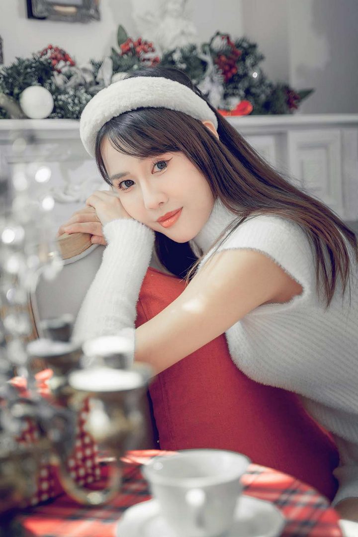[YITUYU艺图语]2021.12.21 圣诞少女 lin[41+1P／446MB]